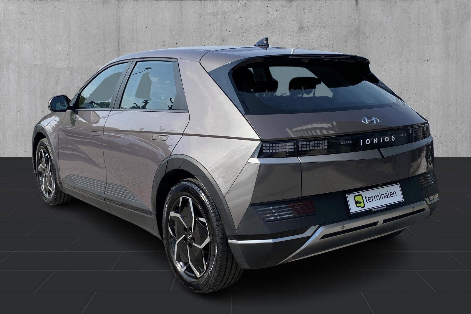 Grå Hyundai Ioniq 5 fra 2022