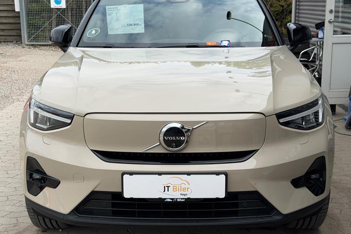 Beige Volvo EC40 fra 2025