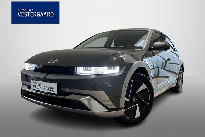 Grå Hyundai Ioniq 5 fra 2026 set udefra