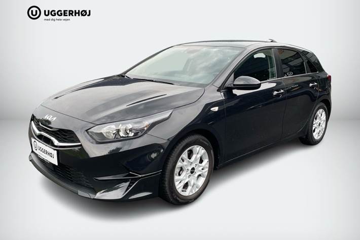 Sort Kia Ceed fra 2023 set udefra