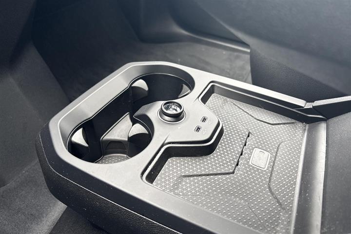 Sort BMW iX fra 2025
