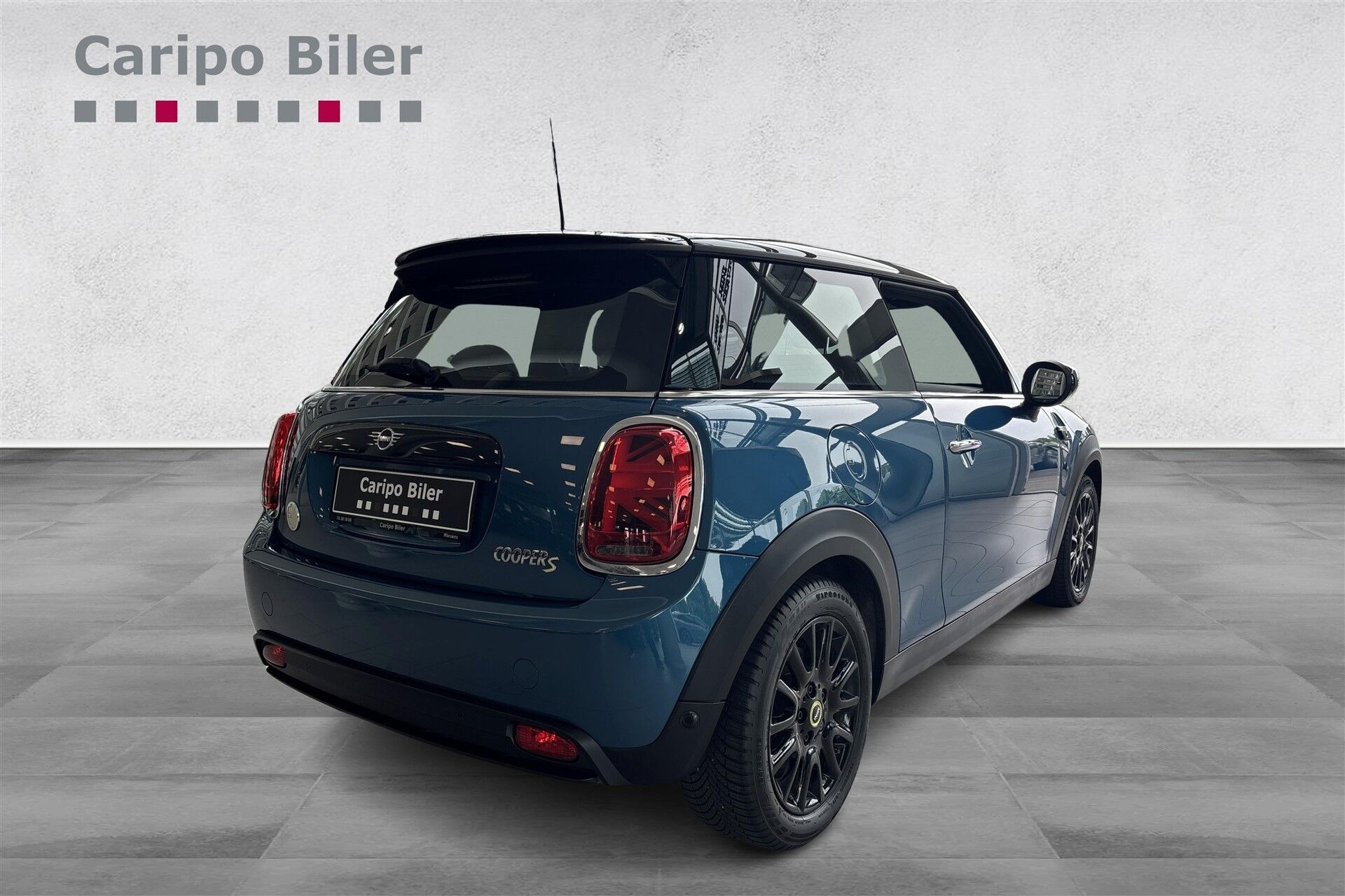 Blå Mini Cooper fra 2023