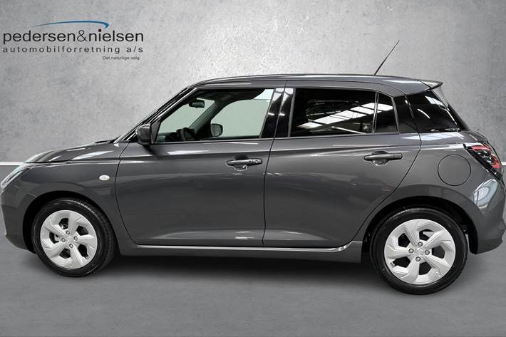 Grå Suzuki Swift fra 2026