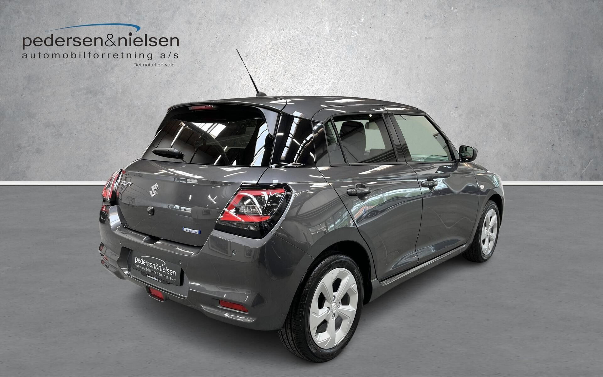 Grå Suzuki Swift fra 2026