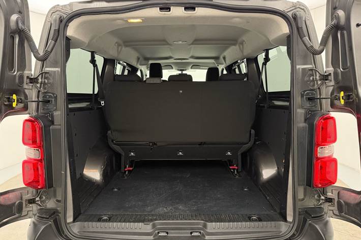 Grå Toyota Proace Verso fra 2020