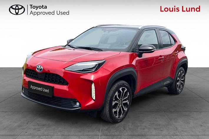 Rød Toyota Yaris Cross fra 2022 set udefra