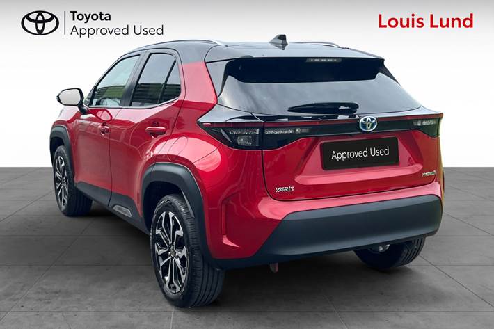 Rød Toyota Yaris Cross fra 2022