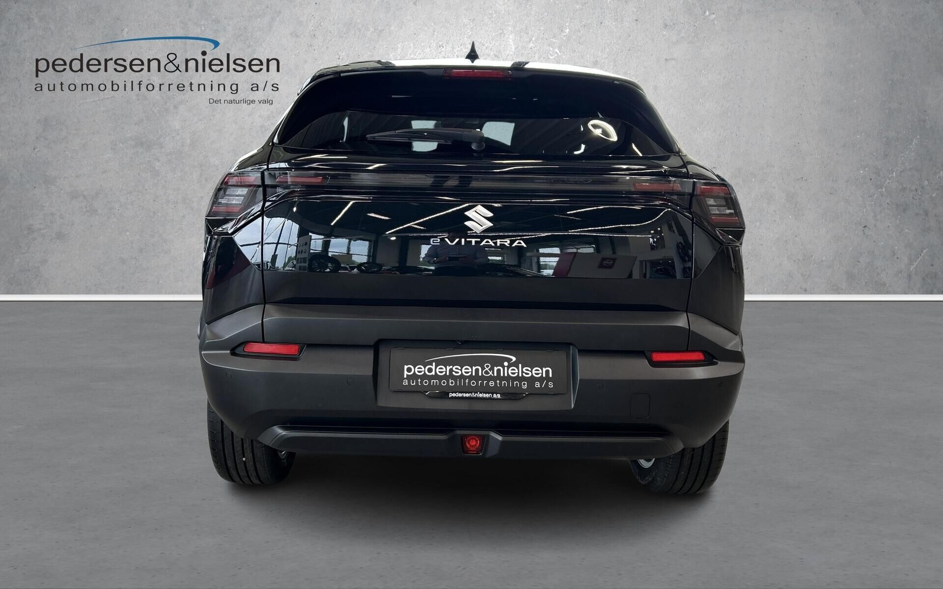 Sort Suzuki eVitara fra 2025