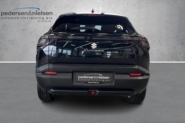 Sort Suzuki eVitara fra 2025