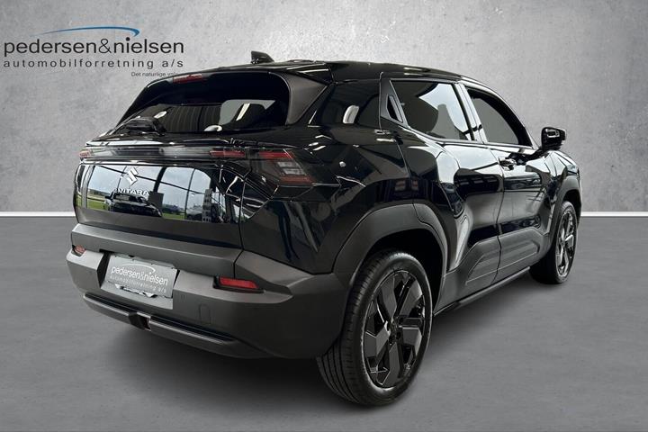 Sort Suzuki eVitara fra 2025