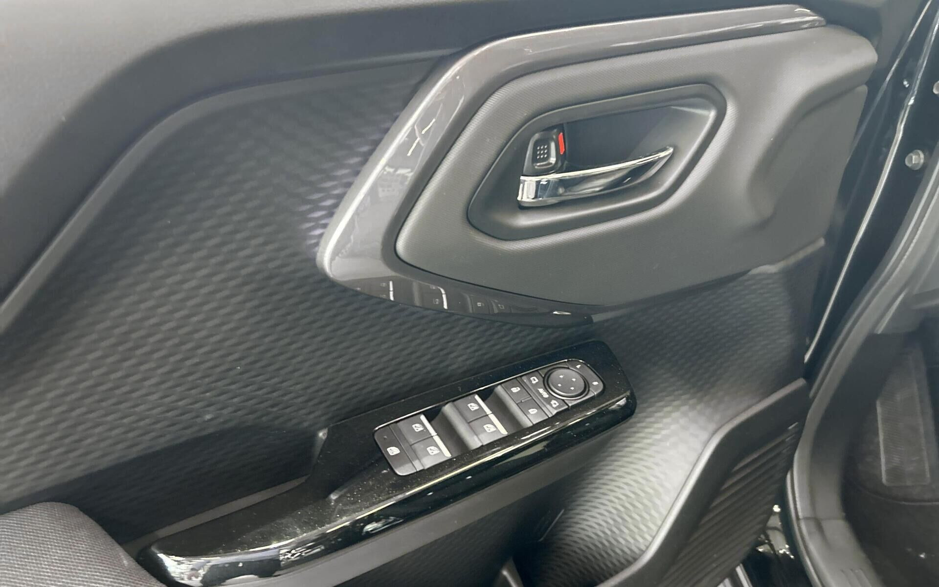 Sort Suzuki eVitara fra 2025