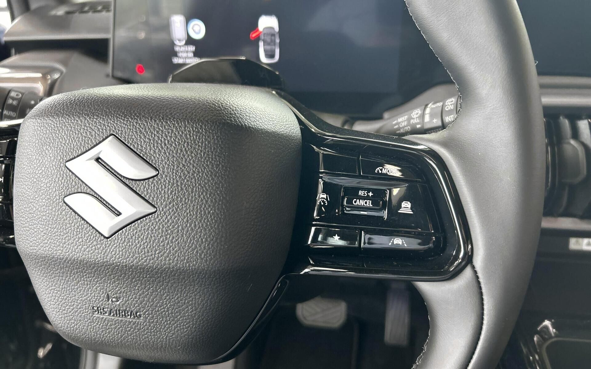 Sort Suzuki eVitara fra 2025