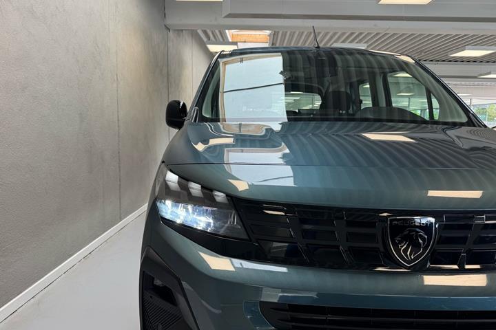 Blå Peugeot e-Rifter fra 2025
