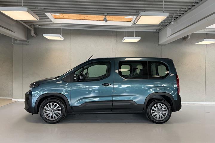 Blå Peugeot e-Rifter fra 2025