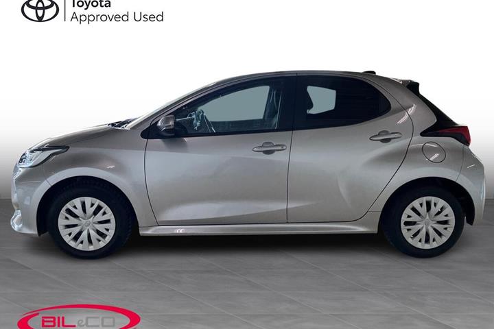 Sølv Toyota Yaris fra 2025
