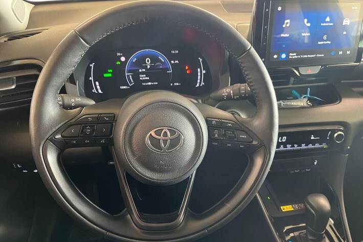 Sølv Toyota Yaris fra 2025