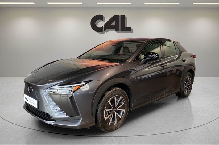 Grå Lexus RZ fra 2025