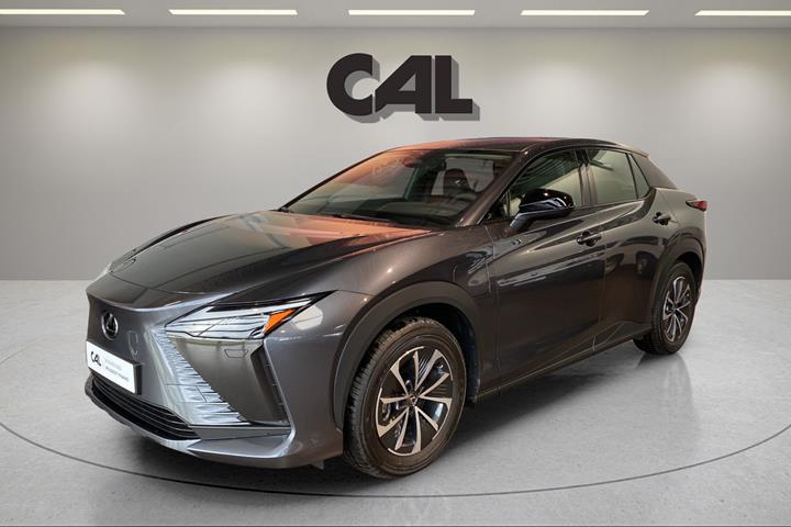 Grå Lexus RZ fra 2025 set udefra