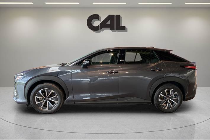 Grå Lexus RZ fra 2025