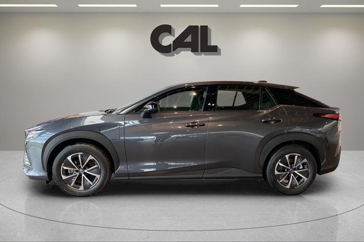 Grå Lexus RZ fra 2025
