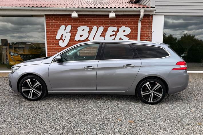 Sort Peugeot 308 fra 2018