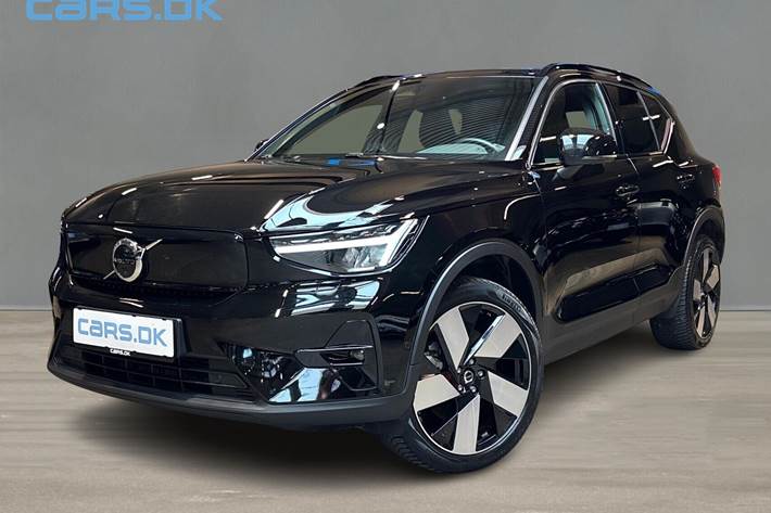 Sort Volvo XC40 fra 2023 set udefra