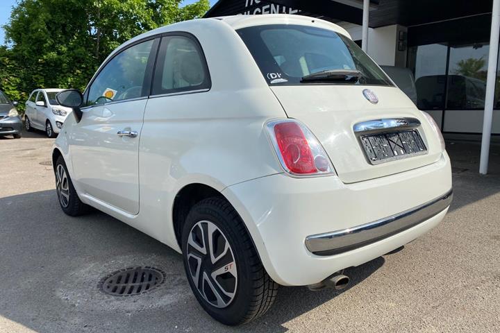 Hvid Fiat 500 fra 2008