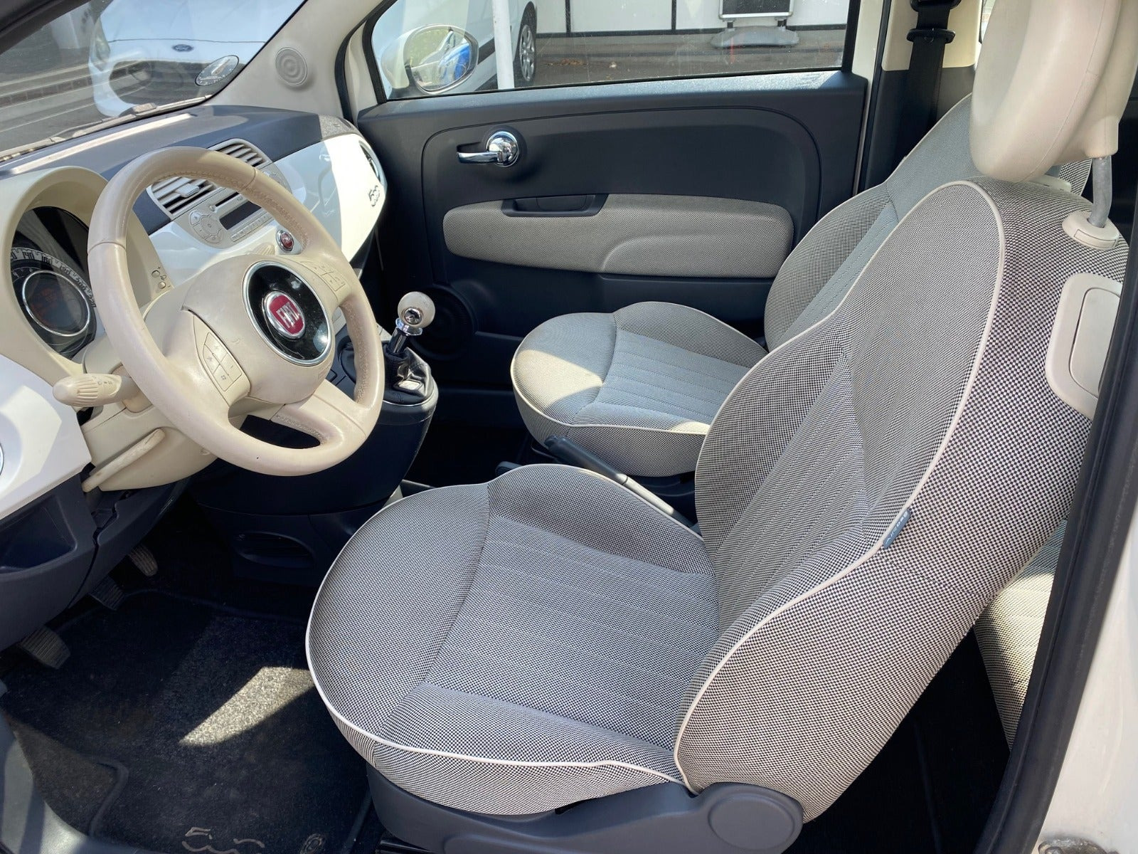 Hvid Fiat 500 fra 2008
