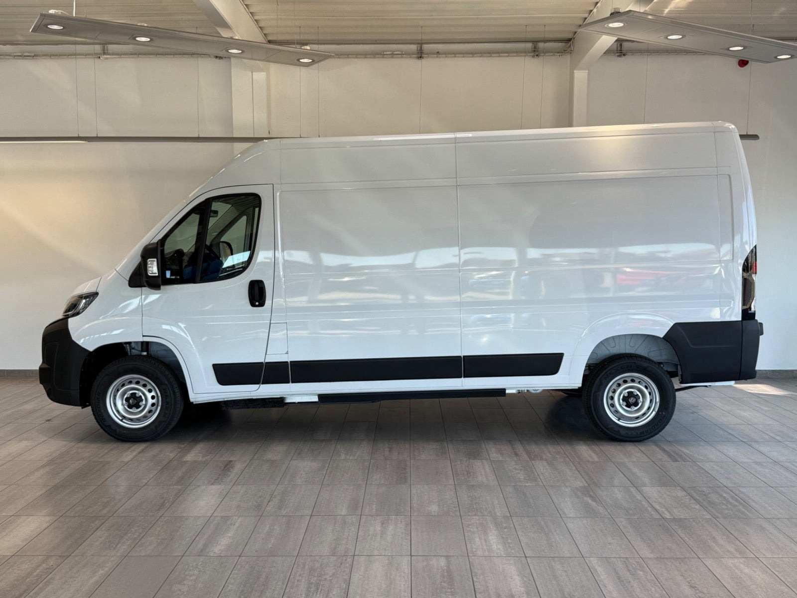 undefined Peugeot e-Boxer 435 fra 2024