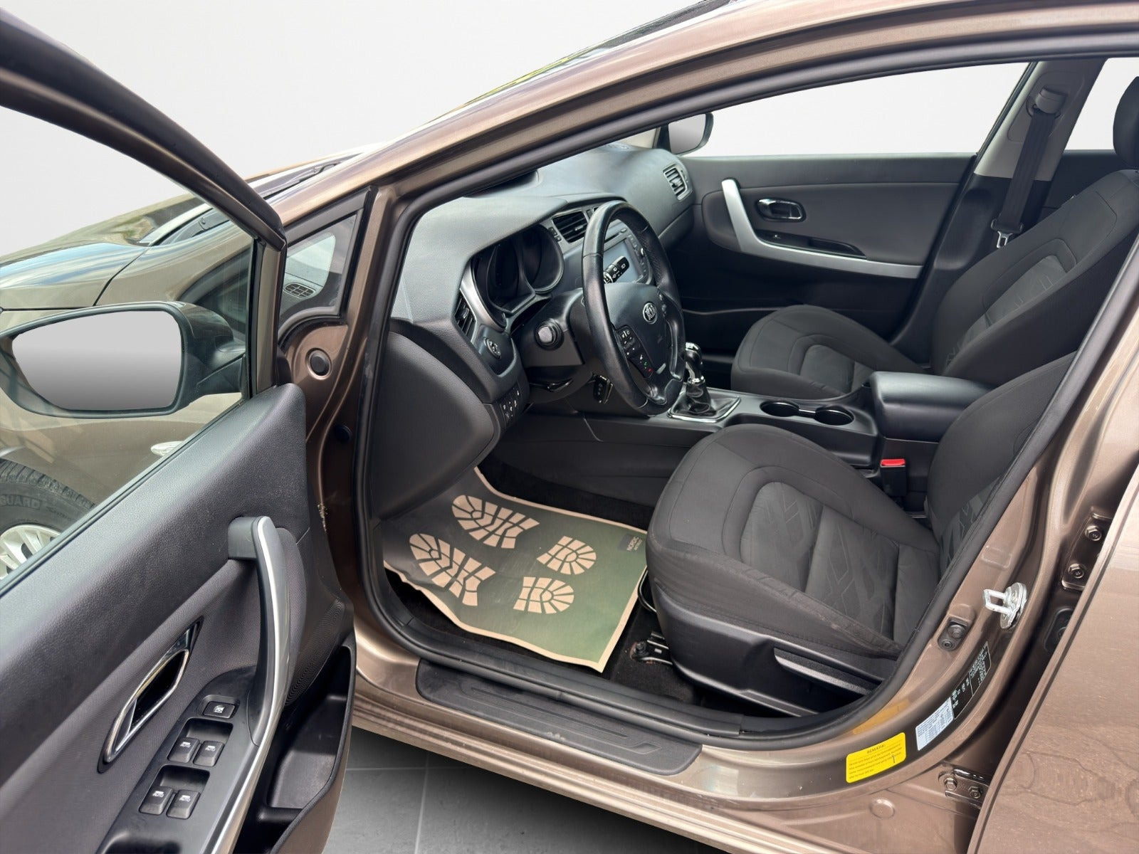 Brun Kia Ceed fra 2015