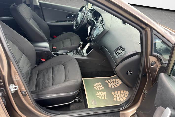 Brun Kia Ceed fra 2015