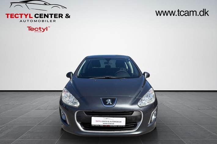 Grå Peugeot 308 fra 2013