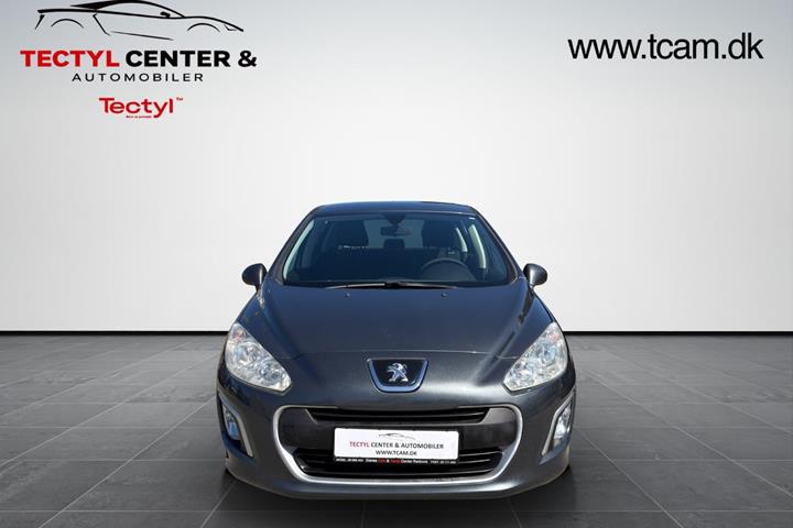 Grå Peugeot 308 fra 2013