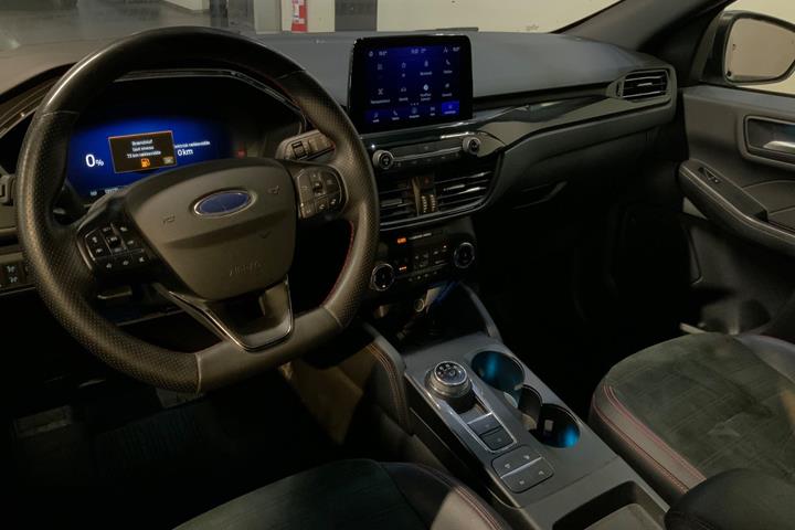 Grå Ford Kuga fra 2023