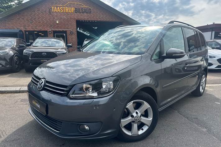 undefined VW Touran fra 2015 set udefra