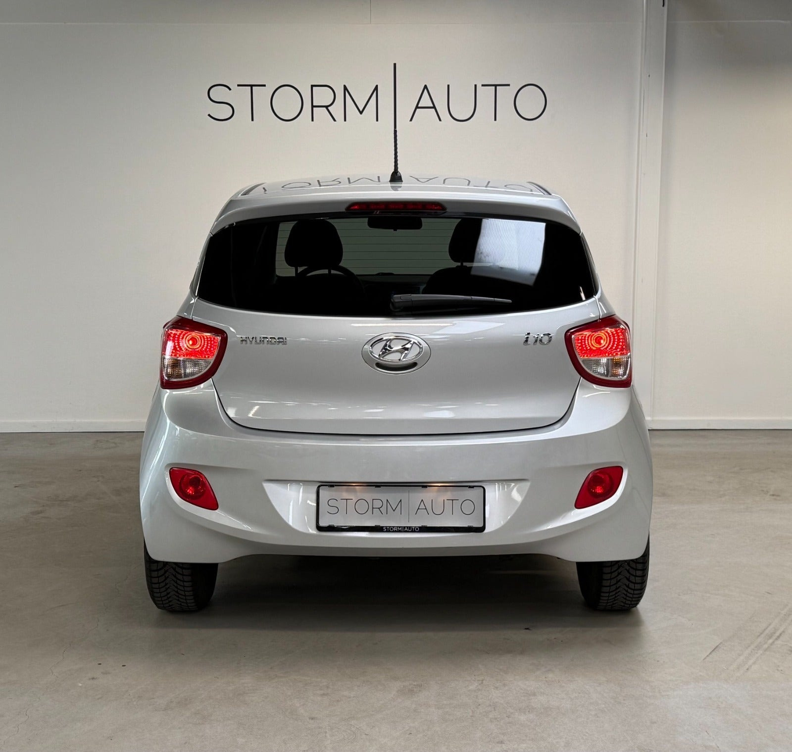 Sølv Hyundai i10 fra 2016