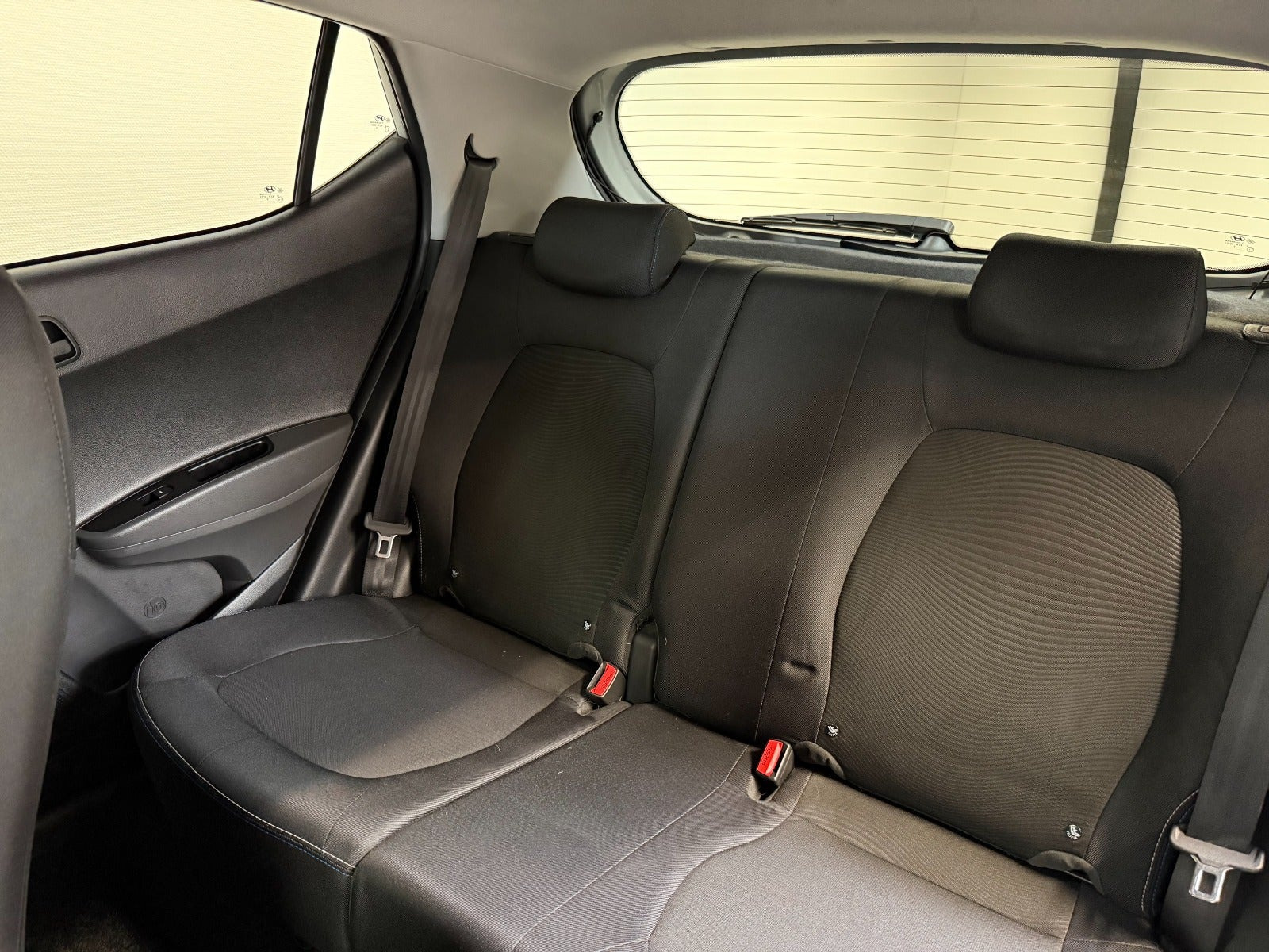 Sølv Hyundai i10 fra 2016