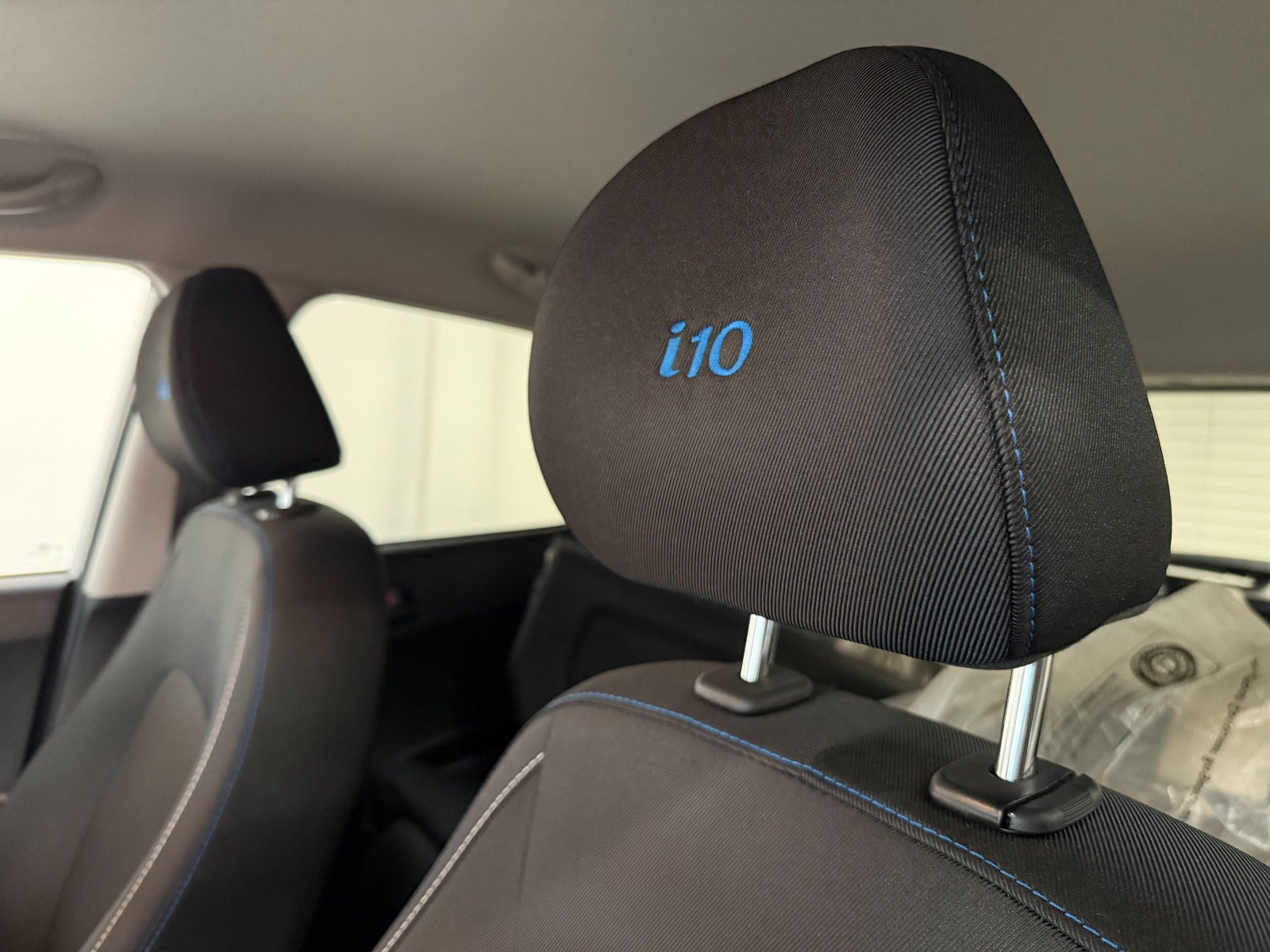 Sølv Hyundai i10 fra 2016