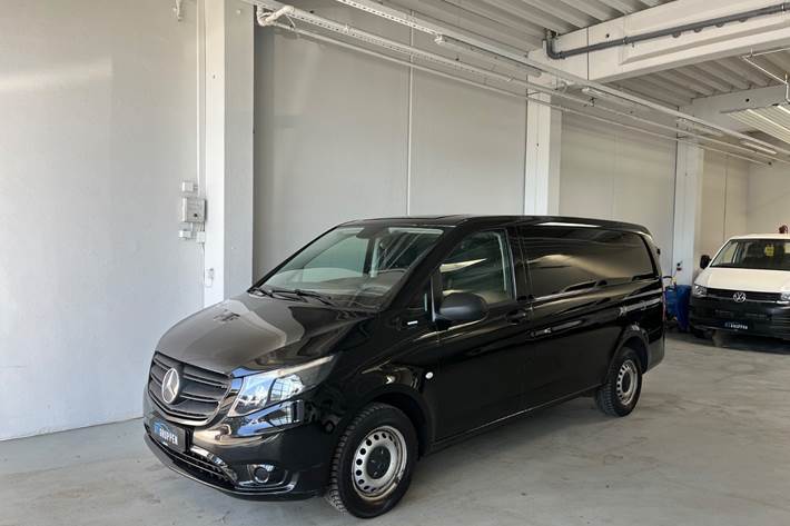 Sort Mercedes Vito 114 fra 2020