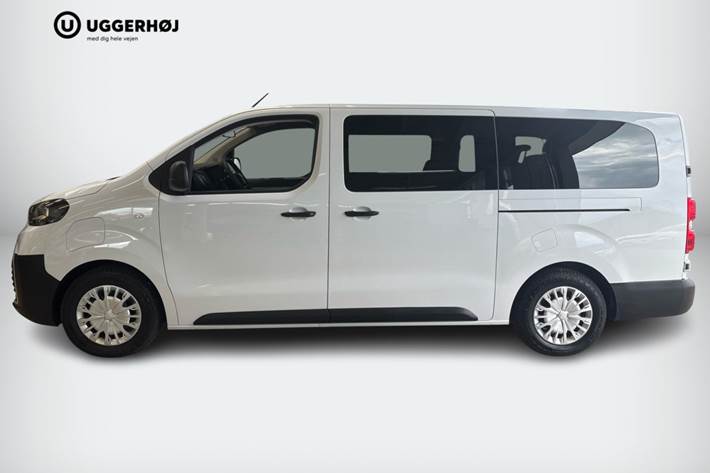 Hvid Toyota Proace Verso fra 2024