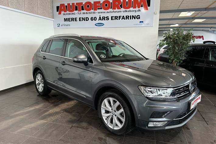 Grå VW Tiguan fra 2017