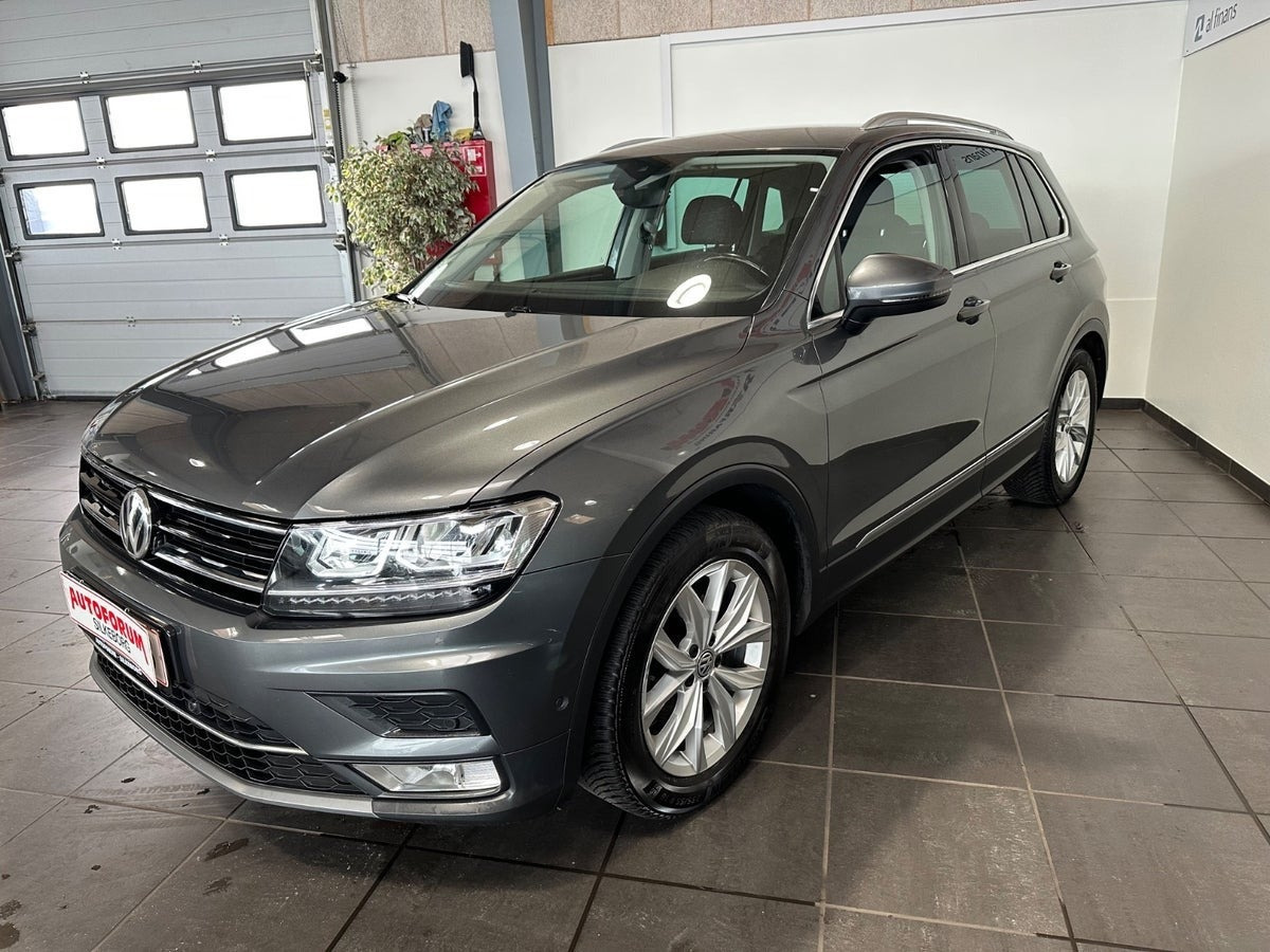 Grå VW Tiguan fra 2017