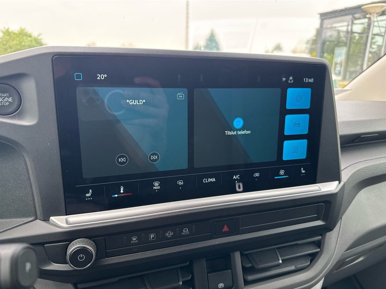 Gul VW Transporter fra 2025
