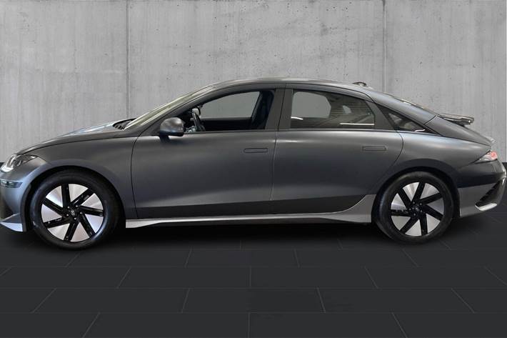 Grå Hyundai Ioniq 6 fra 2024