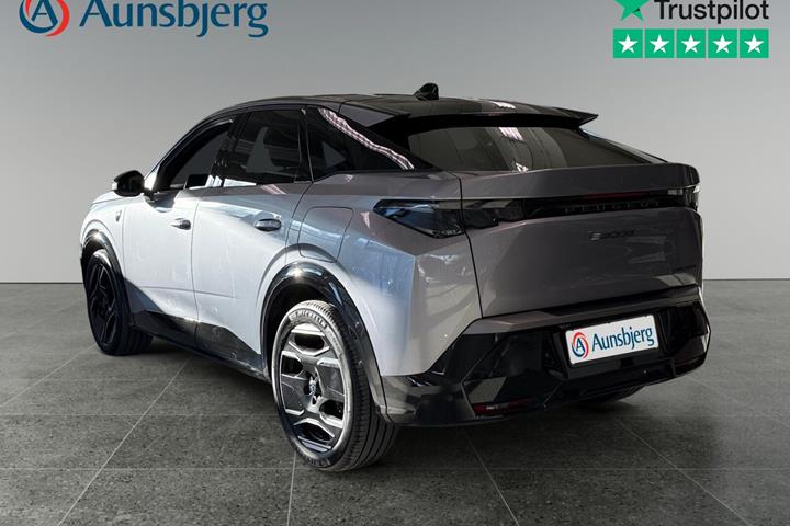 Grå Peugeot e-3008 fra 2025