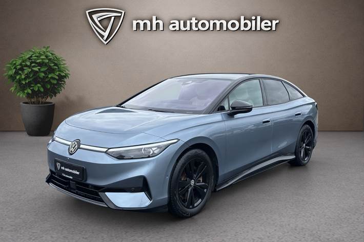 Blå VW ID.7 fra 2025 set udefra