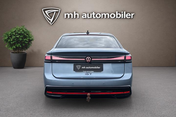 Blå VW ID.7 fra 2025