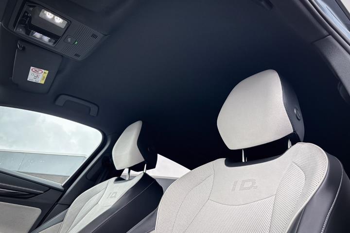 Blå VW ID.7 fra 2025
