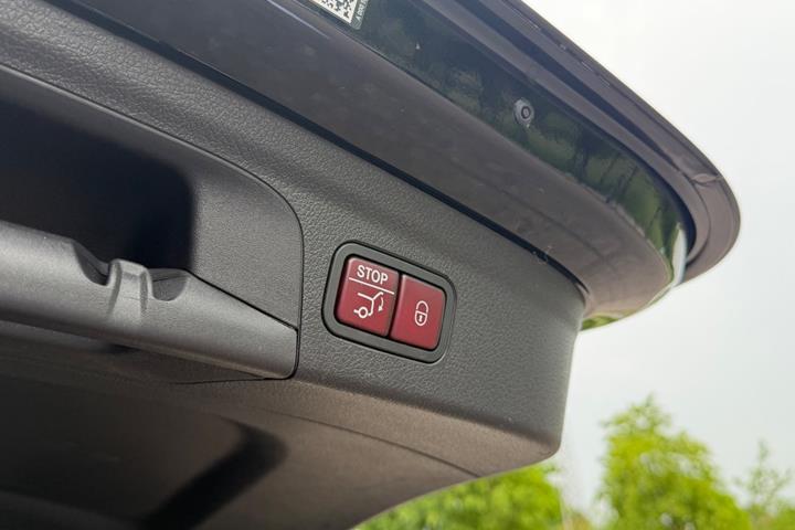 Sort Mercedes GLE350 de fra 2023