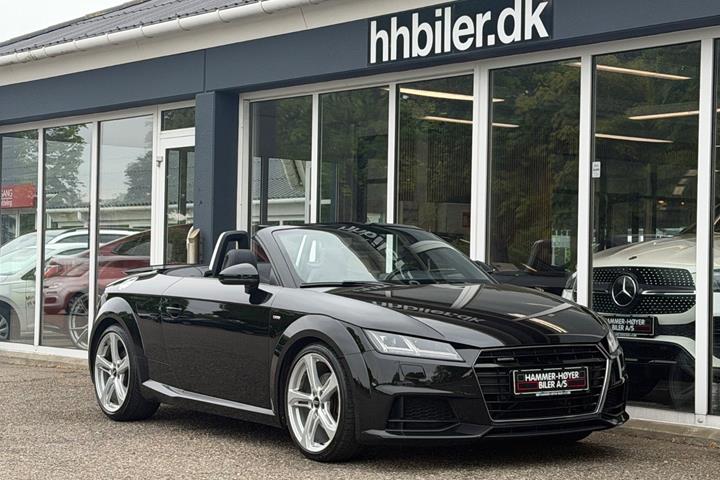 Sort Audi TT fra 2015 set udefra
